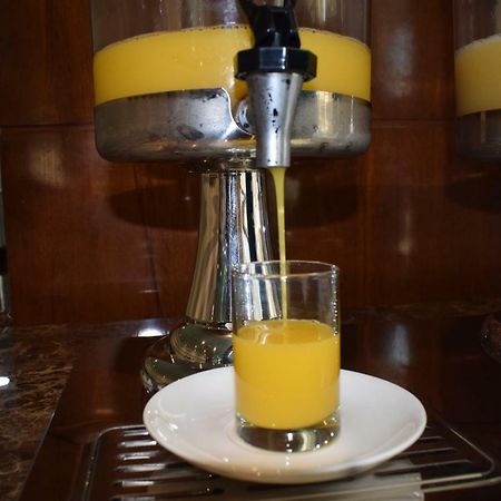 อัลดาร์ โฮเต็ล Hotel ชาร์จาห์ ภายนอก รูปภาพ